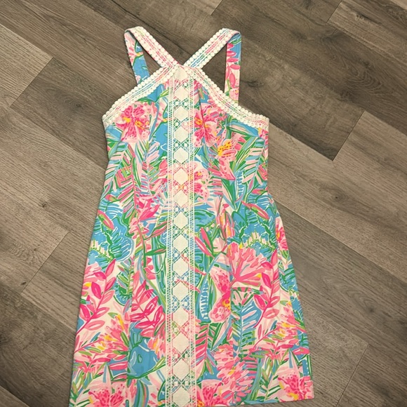 Lilly Pulitzer bundle.  Shorts size 4, shorts size small , dresses size 4 - Picture 11 of 11